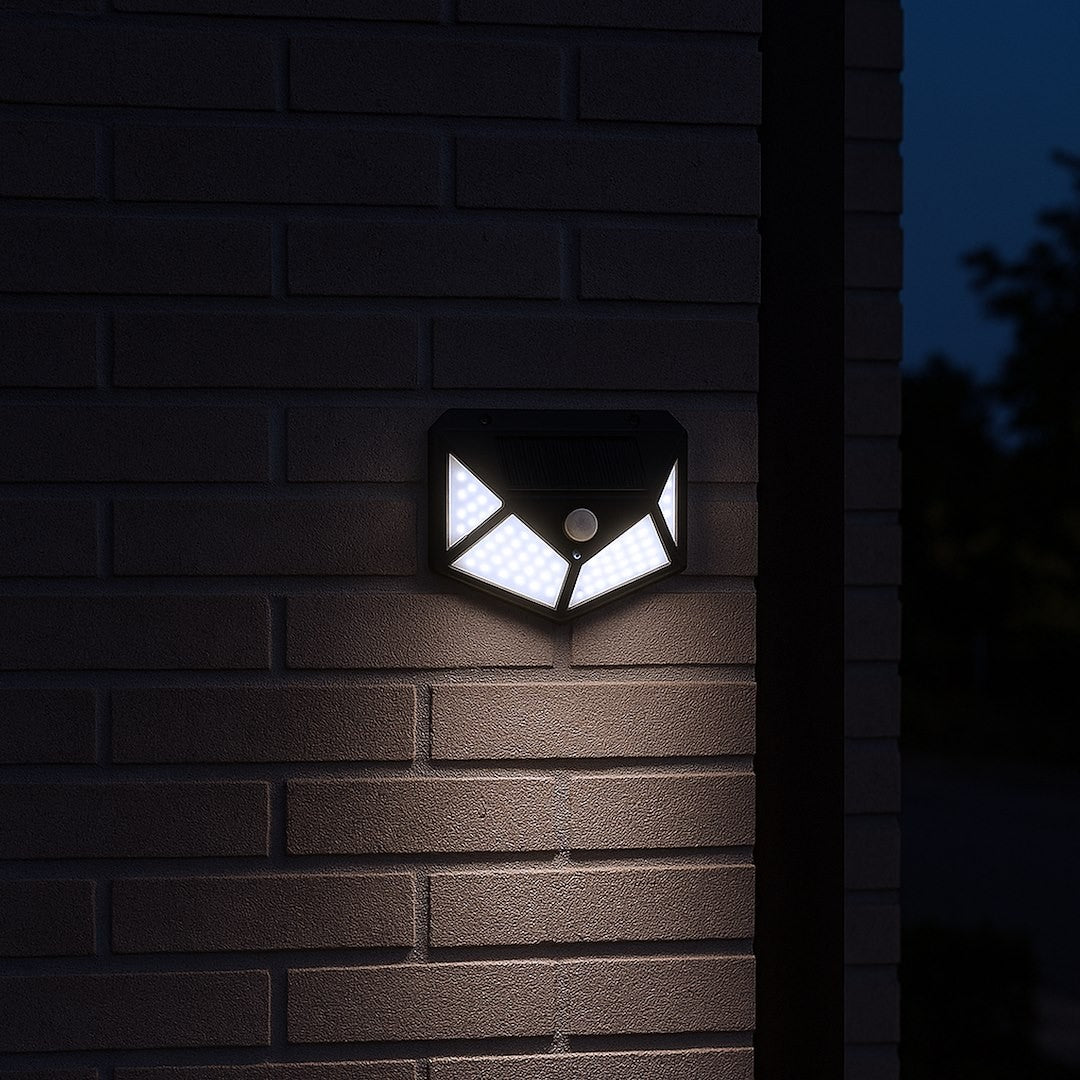 Batman 4000K IP44 Solar Lamp